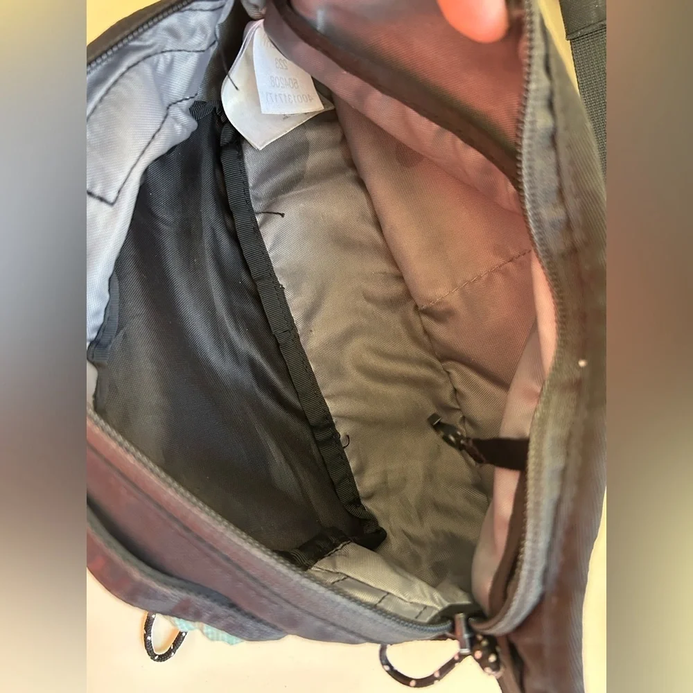 The North Face Men's Black & green  Belt Bag with Front Logo unisex